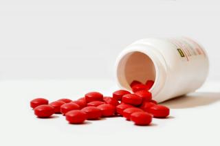 Pain Medication vs Chiropractic Care