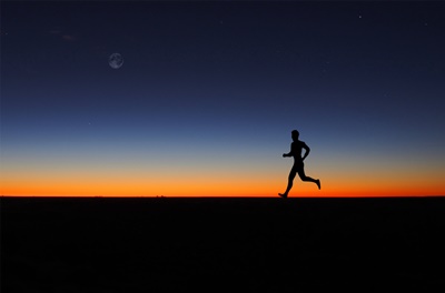 Milwaukee runners start their day with a jog by the lake